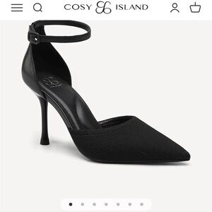 NWT Cosy Island black heels